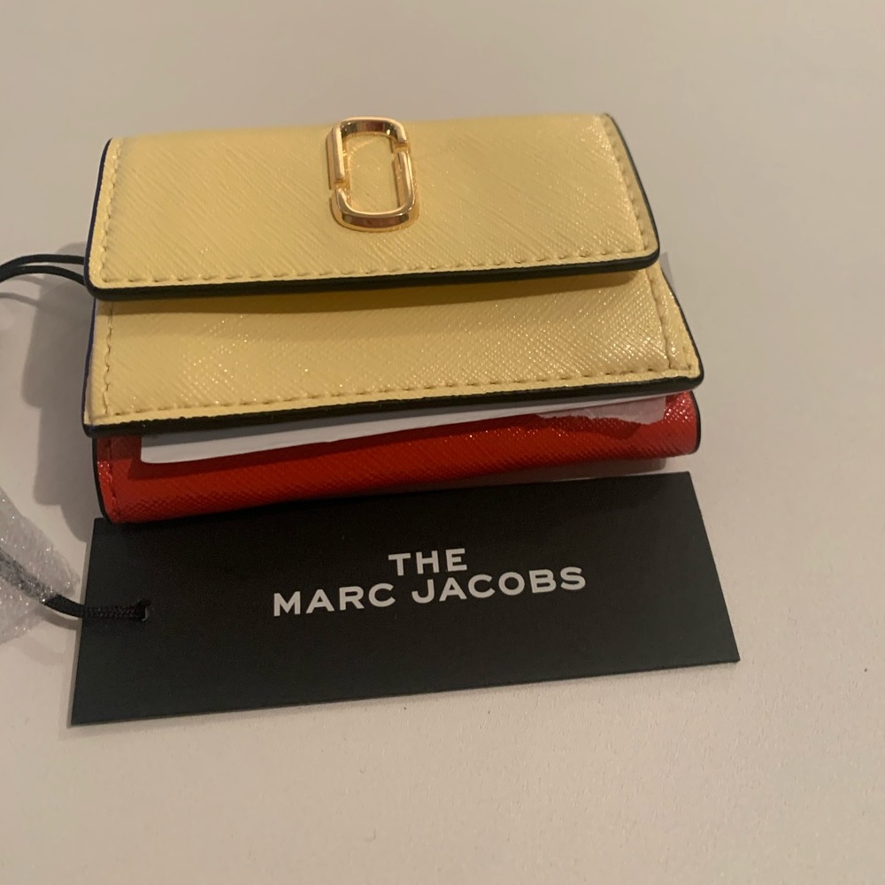 🔥🔥🔥Last one, Marc Jacob The SNAPSHOT MINI TRIFOLD WALLET🔥🔥🔥
